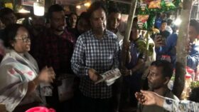 কাউখালীতে বিএনপি’র কেন্দ্রীয় নেতাদের লিফলেট বিতরণ