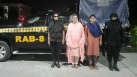 উজিরপুরে দুই নারী মাদক ব্যবসায়ী গ্রেফতার