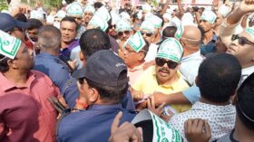 ঝালকাঠিতে যুবদলের প্রতিষ্ঠাবার্ষিকীর শোভাযাত্রায় পুলিশের বাধা