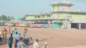 ঘটের খাঁড়া বরিশালে, রংপুরে তৎপর পুলিশ