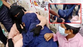 প্রেস ক্লাবে শরীরে কেরোসিন ঢাললেন মা-মেয়ে