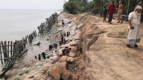 বরিশালে নদী ভাঙ্গন আতঙ্কে ১৫ লাখ মানুষ