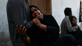 পাকিস্তানে জাকাত নিতে গিয়ে পদপিষ্ট হয়ে নিহত ১২