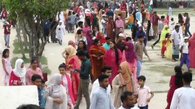 বরিশালের বিনোদন কেন্দ্রে মানুষের ভিড়