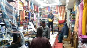 শেষ মুহূর্তেও ক্রেতাশূন্য পাথরঘাটার ঈদ বাজার