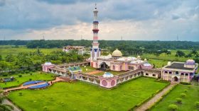 পর্যটক টানছে বরিশালের গুঠিয়া মসজিদ