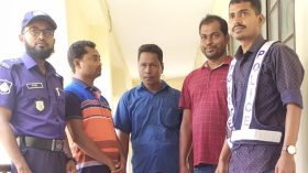 নলছিটিতে জুয়ার আসর থেকে ৩ জুয়াড়ি আটক