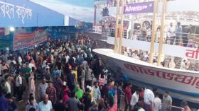 লঞ্চে বাড়তি ভাড়া নিলে ব্যবস্থা