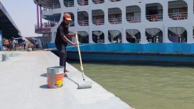 ঢাকা-বরিশাল নৌরুট/ ঈদ ঘিরে পন্টুনে চলছে সাজসজ্জা