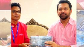 বঙ্গবাজার ট্র্যাজেডি: ১ লাখ টাকায় পোড়া লুঙ্গি কিনলেন তাহসান