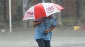 তীব্র গরমে তিন বিভাগে বৃষ্টির সম্ভাবনা