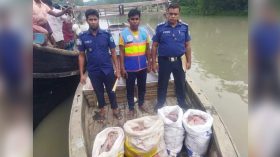 পাথরঘাটা/ মৎস্য অভিযানে গিয়ে মিললো হরিণের মাংস!