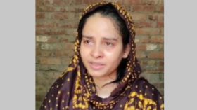 স্ত্রীর স্বীকৃতি পেতে নাঃগঞ্জ থেকে বেতাগীতে স্বামীর বাড়িতে গৃহবধূ