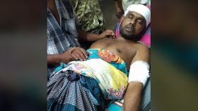 মঠবাড়িয়ায় দুর্ধর্ষ ডাকাতি, গৃহকর্তাকে কুপিয়ে আহত