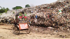 বিসিসির ময়লায় আটকে যাচ্ছে বিয়ে, বাড়ি ছাড়ছে এলাকাবাসী