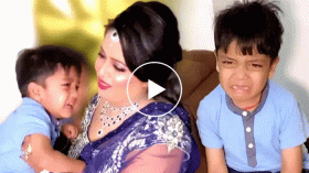 মেকাপে বদলে গেলা চেহারা: মাকে চিনতে না পেরে শিশুর কান্না