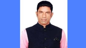 চাঁদা না দেওয়ায় গাড়ির চাকা খুলে নেওয়ার অভিযোগ আ.লীগ নেতার বিরুদ্ধে