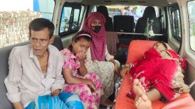 মোবাইল চুরির অপরাধে গৃহকর্মী ও তার পরিবারকে চারদিন ধরে নির্যাতন