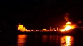 ঝালকাঠিতে ক্ষতিগ্রস্ত জাহাজ থেকে তেল খালাসের সময় আবারও বিস্ফোরণ