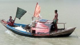 নতুন আশায় ইলিশ শিকারে সমুদ্রে যাত্রা করেছে জেলেরা