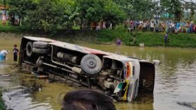 ঝালকাঠিতে বাস উল্টে পুকুরে, শিশুসহ নিহত ১৩