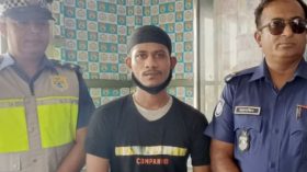 চুরি করা মোটরসাইকেল বিক্রির টাকায় স্ত্রীকে নিয়ে ভ্রমণ, অতঃপর…