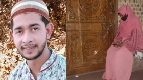 এক প্রেমিকার অনশনের খবরে আরেক প্রেমিকার আত্মহত্যা!