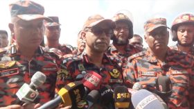 জাহাজে থাকা তেল ছড়িয়ে পড়েছে সুগন্ধা নদীতে