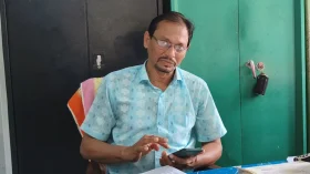 বেতাগী সাব-রেজিস্ট্রি অফিস: প্রতি দলিলে বাড়তি টাকা দিতে হয় সহকারীকে!