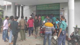 বরিশাল মেডিকেলে ছাত্রীকে র‌্যাগিং: সংবাদসংগ্রহে গিয়ে হামলার শিকার সাত সাংবাদিক