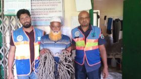 ট্রলার ও হরিন ধরা ফাঁদসহ শিকারি আটক