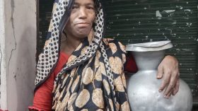 পানি সরবরাহ করে অর্থ জমিয়ে বিল্ডিং করলেন পারুল বেগম