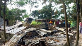 বরগুনায় যৌতুকের দাবিতে স্ত্রীকে নির্যাতন করে ঘরে আগুন