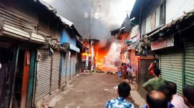 মঠবাড়িয়া পৌর শহরে পুড়ে ছাই হলো ২২ ব্যবসাপ্রতিষ্ঠান