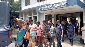 দুমকিতে চুরিকৃত জবাই করা গরুসহ ৬ চোর আটক