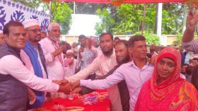 দুমকিতে বিএনপি যুবদল মহিলা দল থেকে শতাধিক নেতাকর্মী আ.লীগে