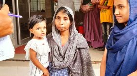 অস্ত্র ও মাদক মামলায় মায়ের সঙ্গে কারাগারে শিশু মৌ