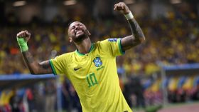 পেলেকে টপকে রেকর্ডবুকে নেইমার