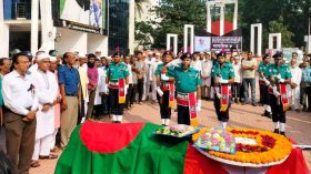 প্রবীণ সাংবাদিক ও বীর মুক্তিযোদ্ধা এস এম ইকবালকে ‘গার্ড অব অনার’