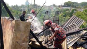 কলাপাড়ায় শিক্ষকের বাস ভবনের ছাদে অগ্নিকান্ড