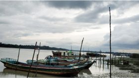 ঘূর্ণিঝড় ‘হামুন’ ঝালকাঠিতে দেখা মেলেনি সূর্যের, বাড়ছে বাতাসের তীব্রতা