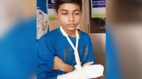 পিরোজপুরে ইউনিফর্ম না পরায় স্কুলছাত্রকে পিটিয়ে আঙুল ভেঙে দিলেন শিক্ষক