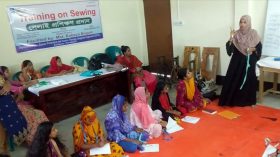 কলাপাড়ায় গ্রামীন কিশোরীদের সেলাই প্রশিক্ষন