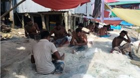 ইলিশ ধরা বন্ধ, এখনও চাল পাননি ভোলার বেশিরভাগ জেলে