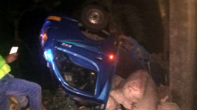 ঝালকাঠিতে গভীর রাতে পিকআপ ভ্যান খাদে পড়ে নিহত ১