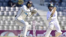 মুমিনুল-শান্তর ব্যাটে লিড বাড়াচ্ছে বাংলাদেশ