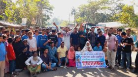 স্কুলছাত্র হত্যার বিচার ও জড়তিদের গ্রেপ্তার দাবিতে সড়ক অবরোধ করে বিক্ষোভ-মানববন্ধন