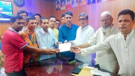 কাউখালীতে প্রধানমন্ত্রীর ত্রাণ তহবিল থেকে ৯ জনকে অনুদানের চেক প্রদান