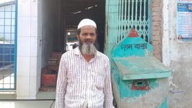 নামাজ পড়ে এসে আয়ের একমাত্র সম্বল অটোরিকশা হারিয়ে নিঃস্ব চাঁন মিয়া