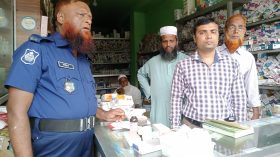 মঠবাড়িয়ায় দুই ফার্মেসী ব্যবসায়িকে জরিমানা